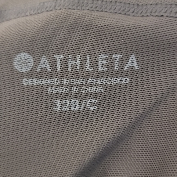 Athleta Top Chevron High Neck Sports Bra with underwire Black/White Size 32B/C - Picture 4 of 11